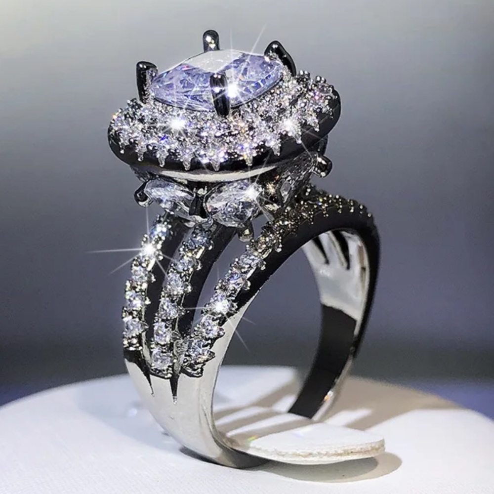Sterling Silver Luxury Engagement Ring - Picture 3 of 4